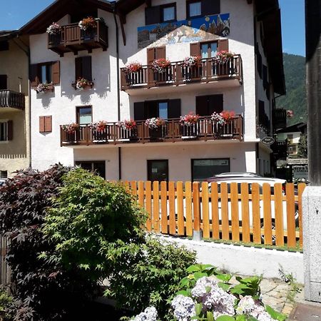 Casa Salvaterra Affittacamere Pinzolo Luaran gambar